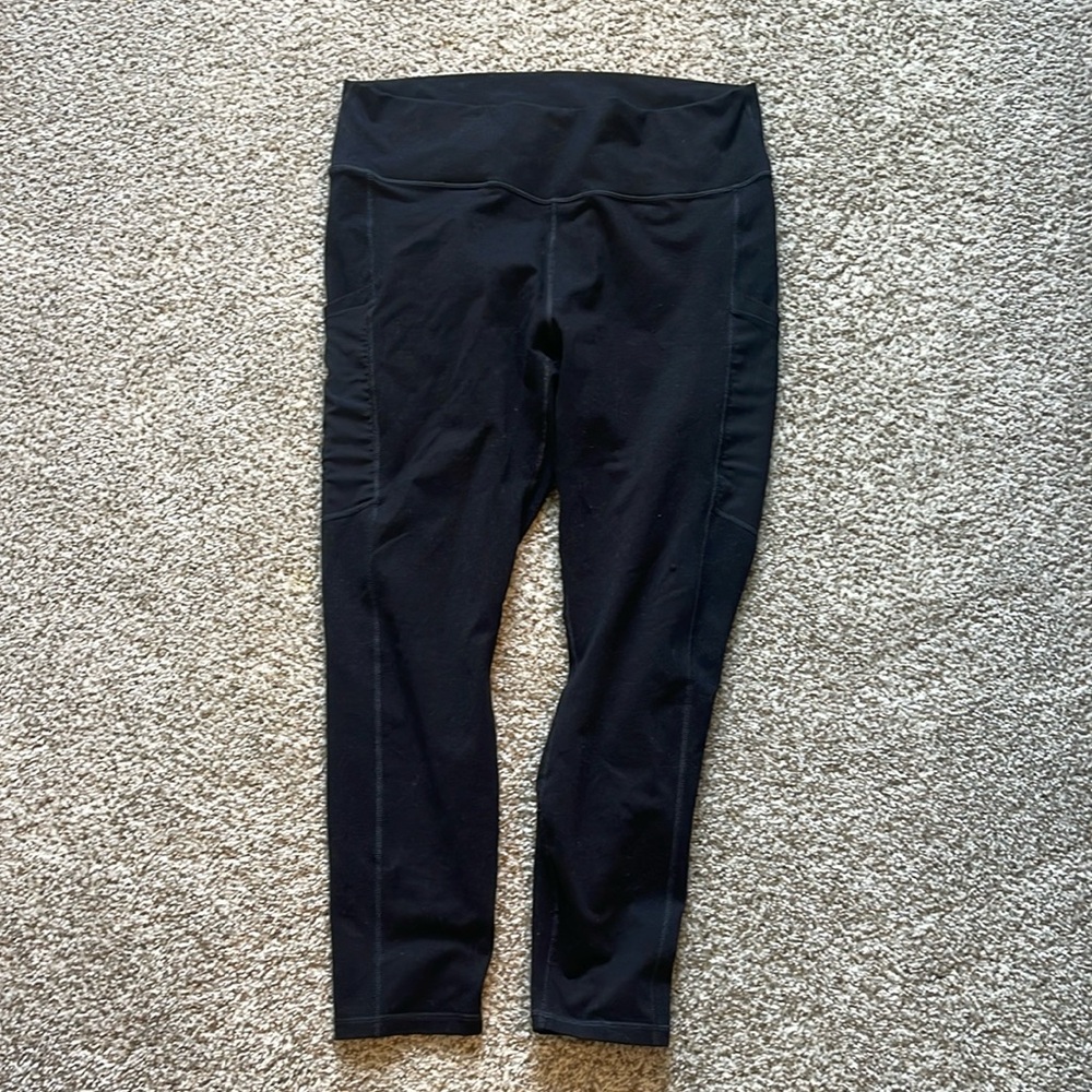 Fabletics leggings with two pockets